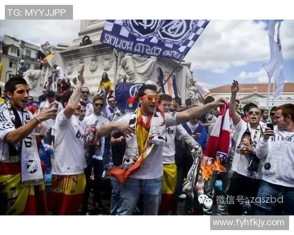 柯基犬在绿茵场上展现足球天赋与可爱魅力的精彩瞬间